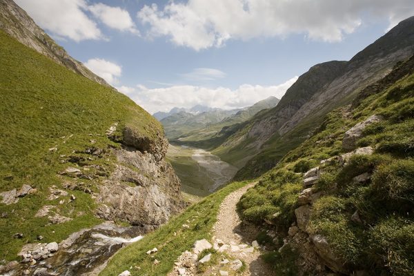Walking to Gavarnie